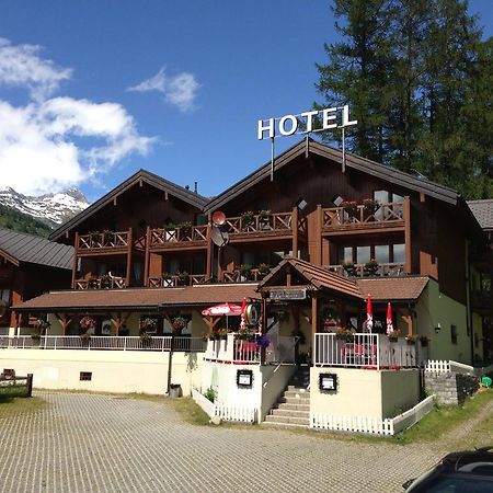 Hotel Alpenhof โอเบอร์วัลด์ ภายนอก รูปภาพ